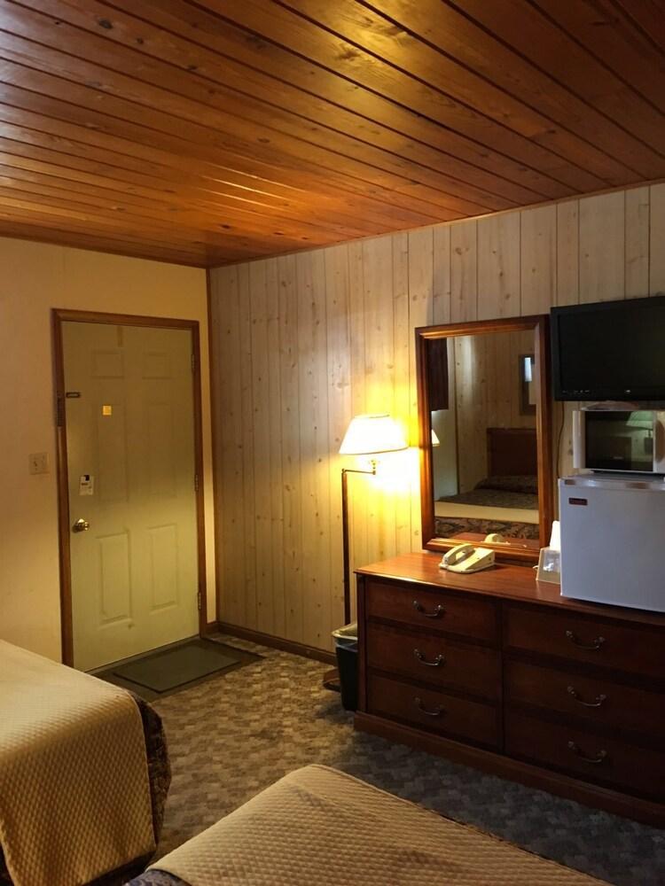 Love Hotels Western Holiday By Oyo At Harlan Lake Ne Alma Buitenkant foto