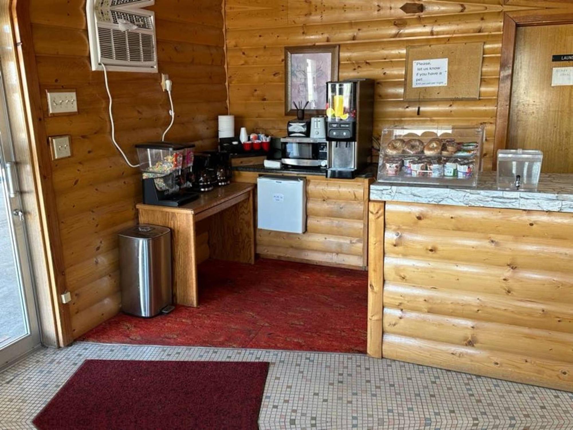 Love Hotels Western Holiday By Oyo At Harlan Lake Ne Alma Buitenkant foto