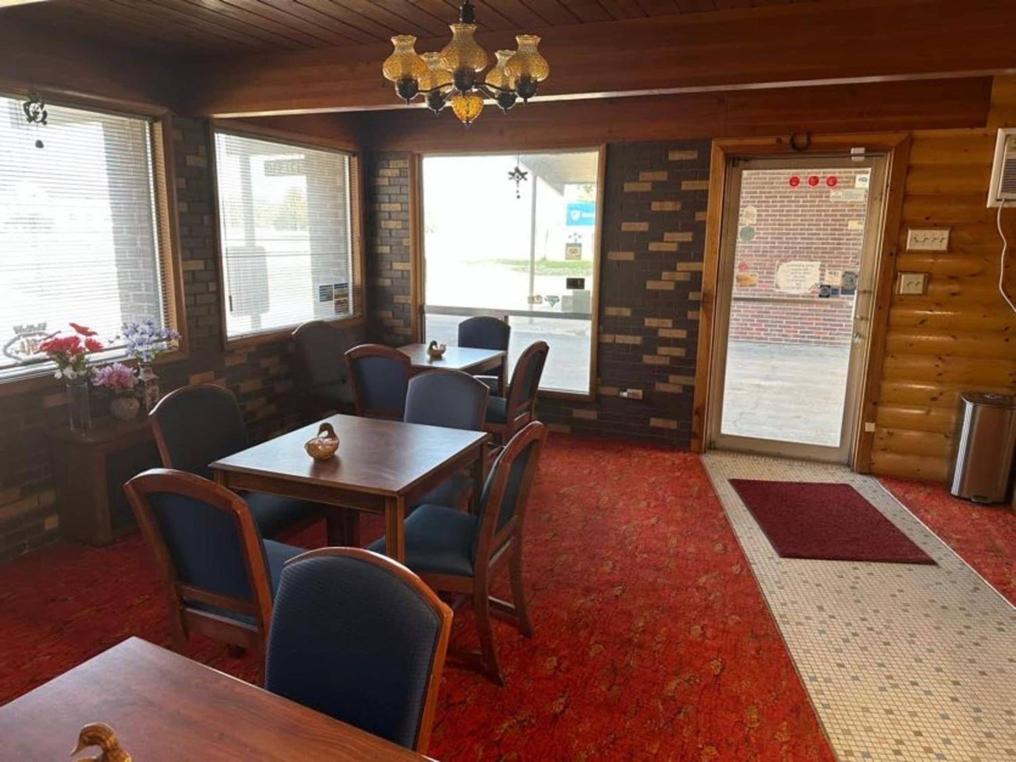 Love Hotels Western Holiday By Oyo At Harlan Lake Ne Alma Buitenkant foto