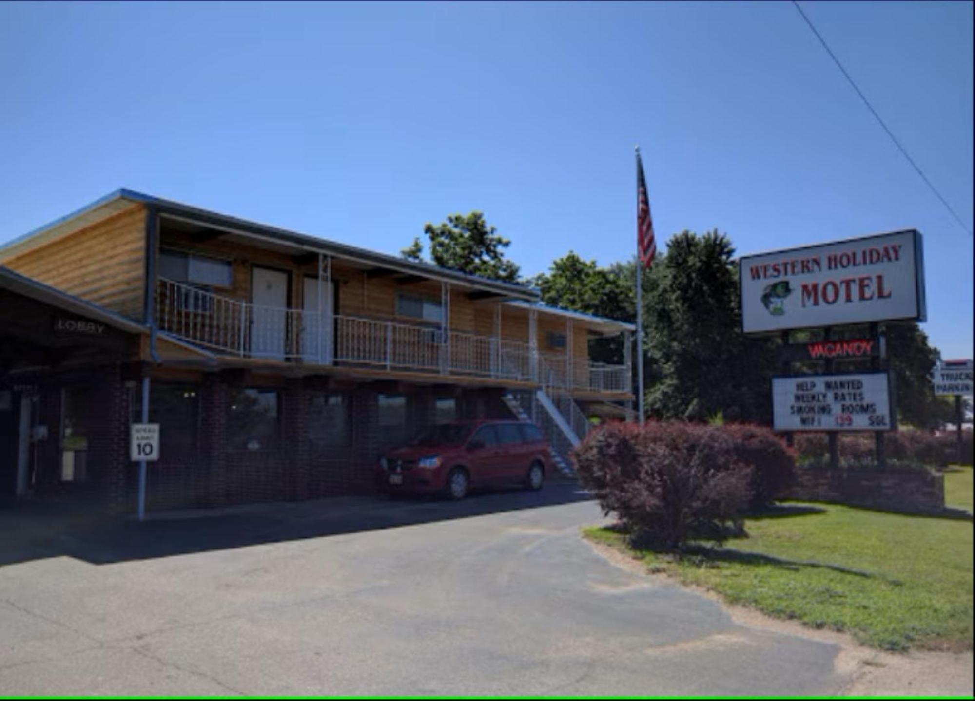 Love Hotels Western Holiday By Oyo At Harlan Lake Ne Alma Buitenkant foto