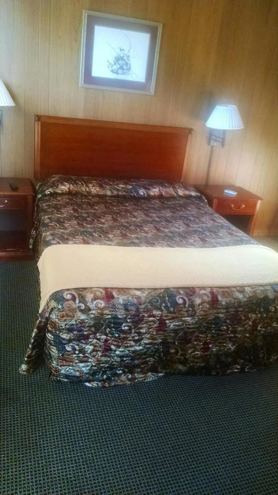 Love Hotels Western Holiday By Oyo At Harlan Lake Ne Alma Buitenkant foto
