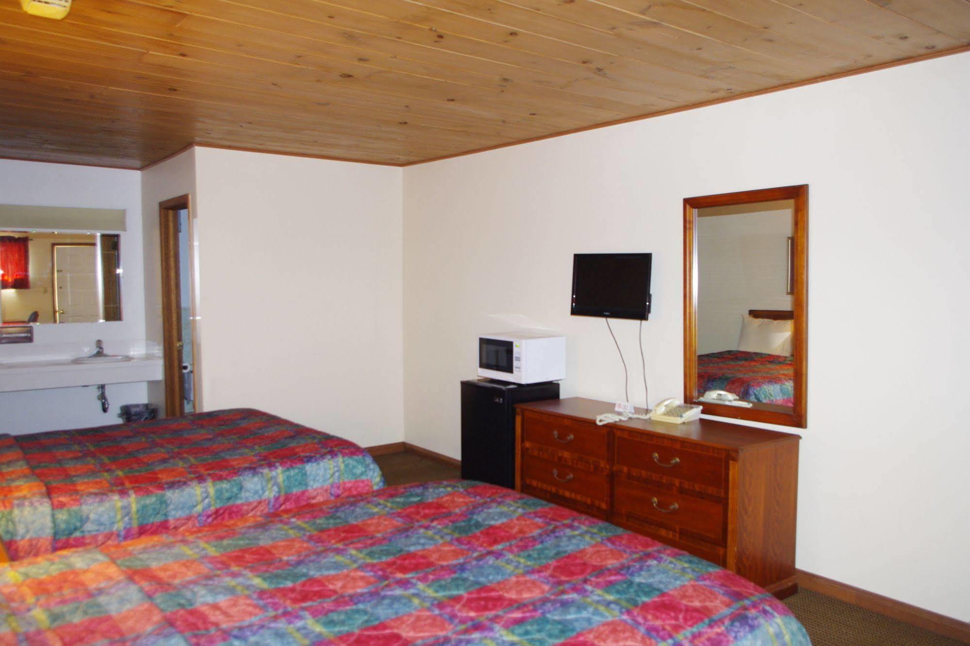 Love Hotels Western Holiday By Oyo At Harlan Lake Ne Alma Buitenkant foto